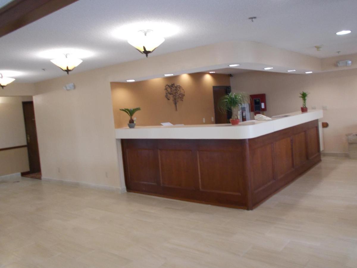 Royalton Inn And Suites, Wilmington,Ohio Екстериор снимка