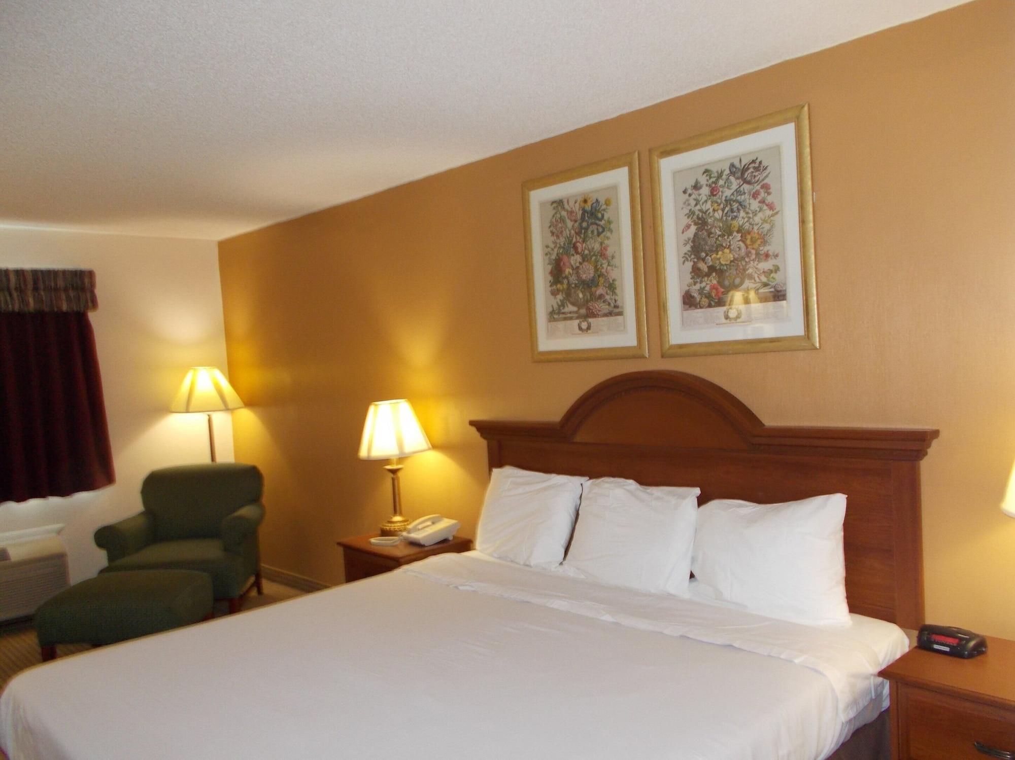 Royalton Inn And Suites, Wilmington,Ohio Екстериор снимка