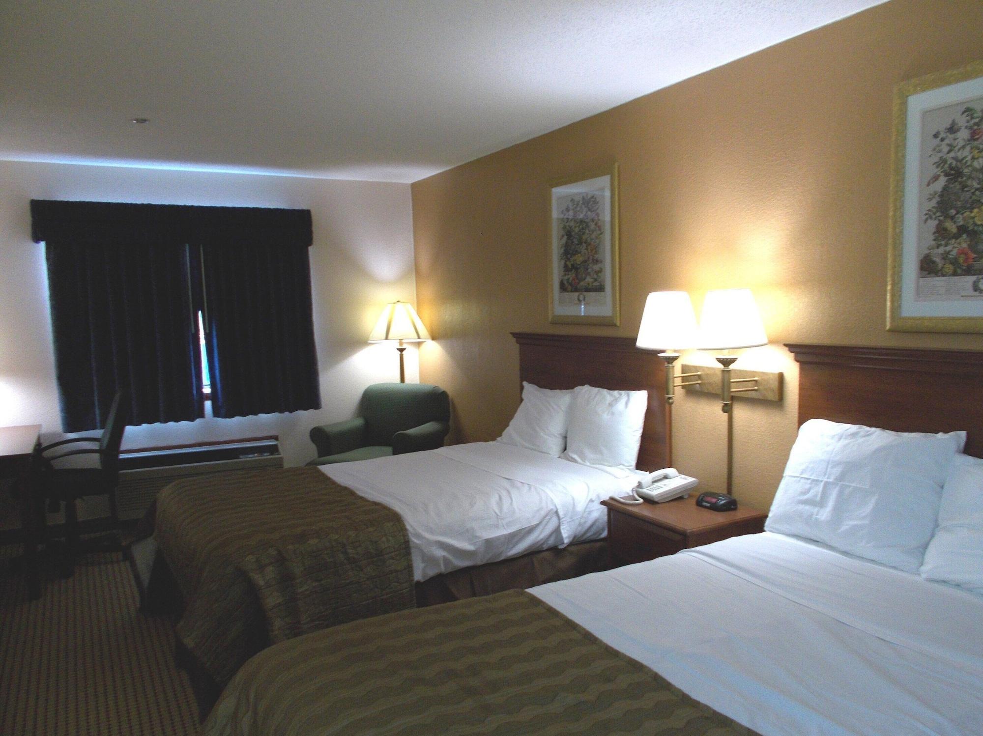 Royalton Inn And Suites, Wilmington,Ohio Екстериор снимка